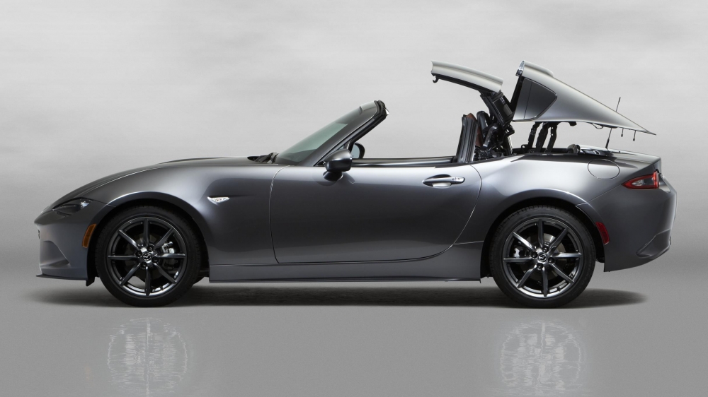 Mazda MX5 ze sztywnym dachem