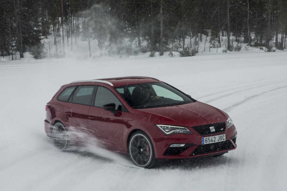 Hiszpański temperament i mroźna Laponia, czyli Seat Leon Cupra żegna zimę w sportowym stylu