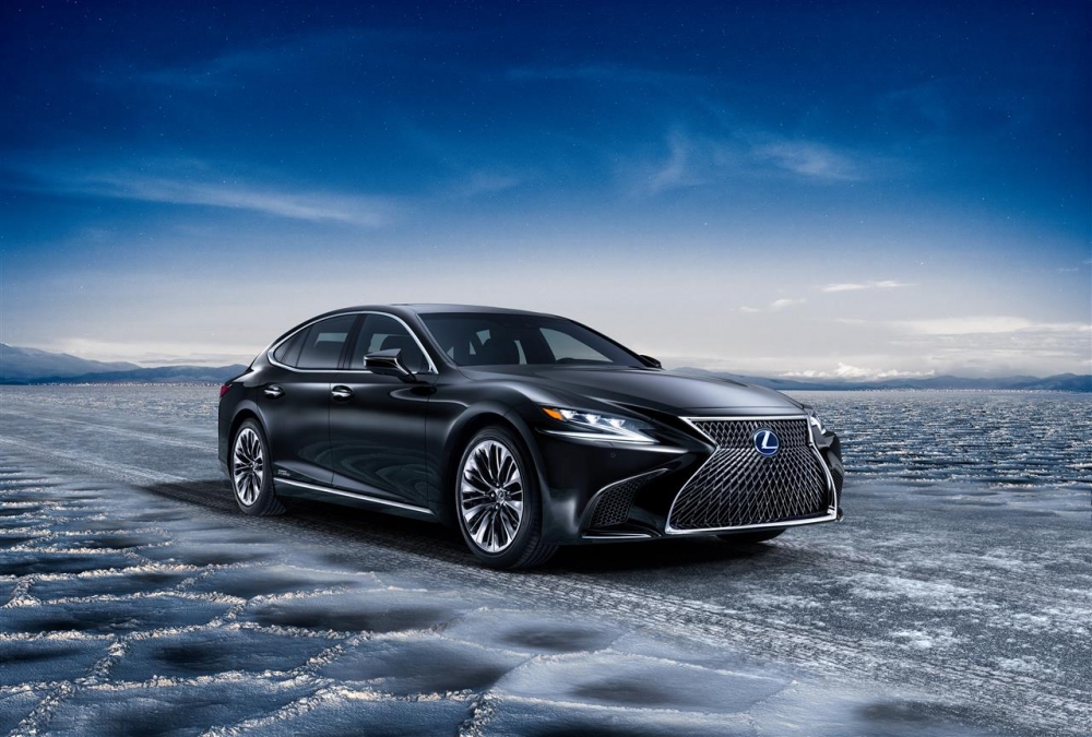 Nowy Lexus LS i Takumi