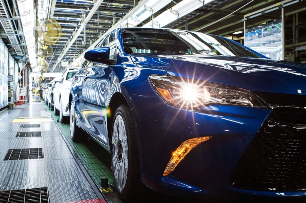 Toyota inwestuje ponad miliard dolarów w