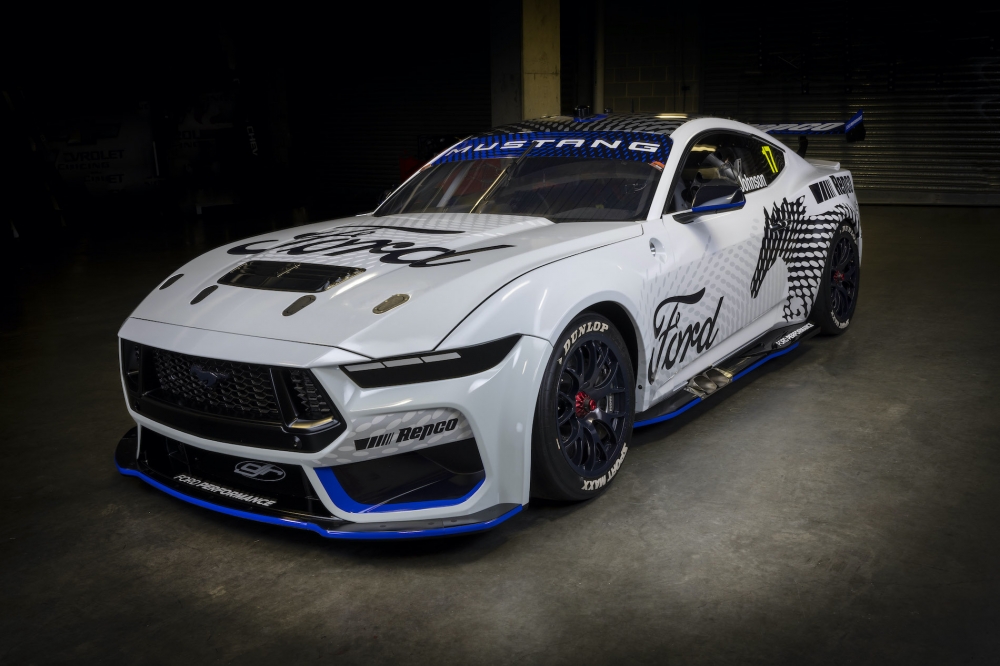 Światowy debiut: nowy wyścigowy Ford Mustang GT serii Supercars zaprezentowany podczas wyścigu Bathurst 1000