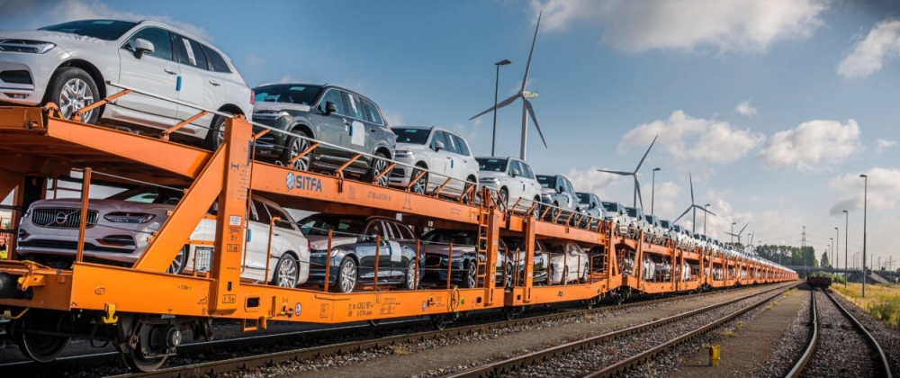 Pociągi zamiast ciężarówek: redukcja emisji CO2 w procesach logistycznych Volvo Cars