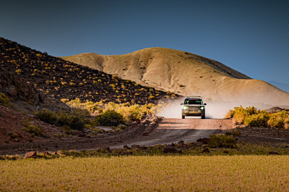 Trzecie z rzędu zwycięstwo Forda Bronco w pustynnym rajdzie nawigacyjnym kobiet Rebelle Rally w klasie X-Cross™